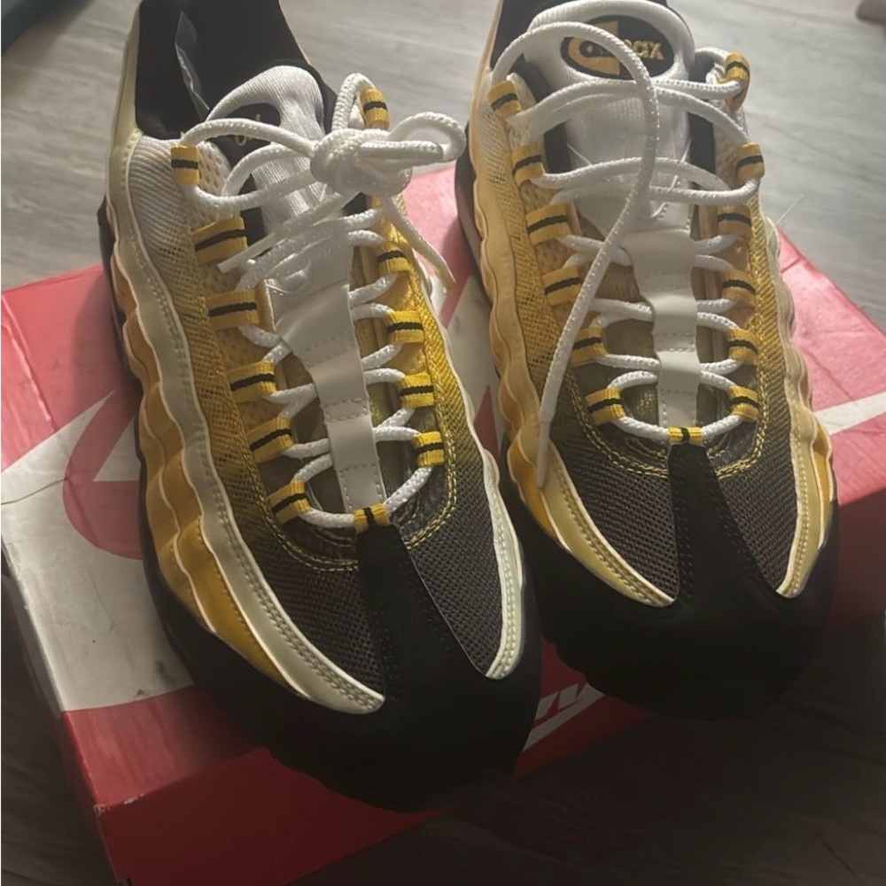 Nike Air Max 95 Men's Sneakers - Yellow, Black, and White